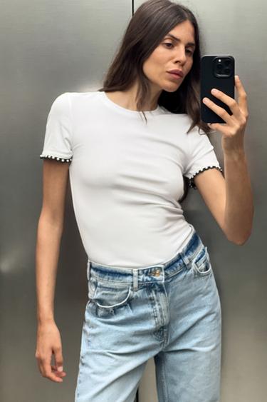 T-SHIRT AVEC FINITIONS EN CONTRASTE - Blanc de Zara - Image 0