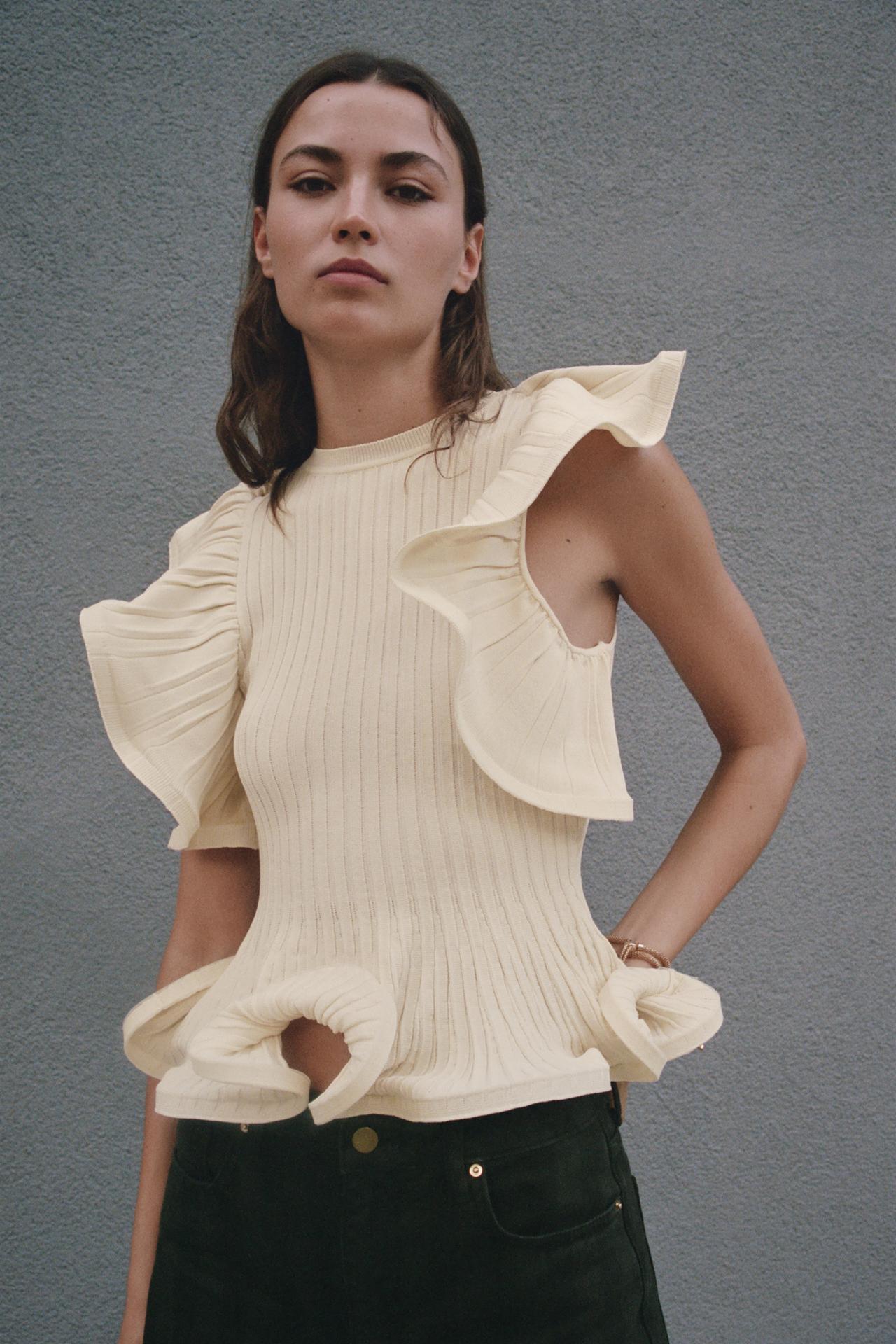 WAVY TRIM KNIT TOP — Ecru
