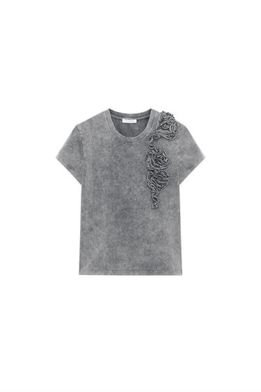 CAMISETA LAVADA FLOR RELIEVE - Gris de Zara