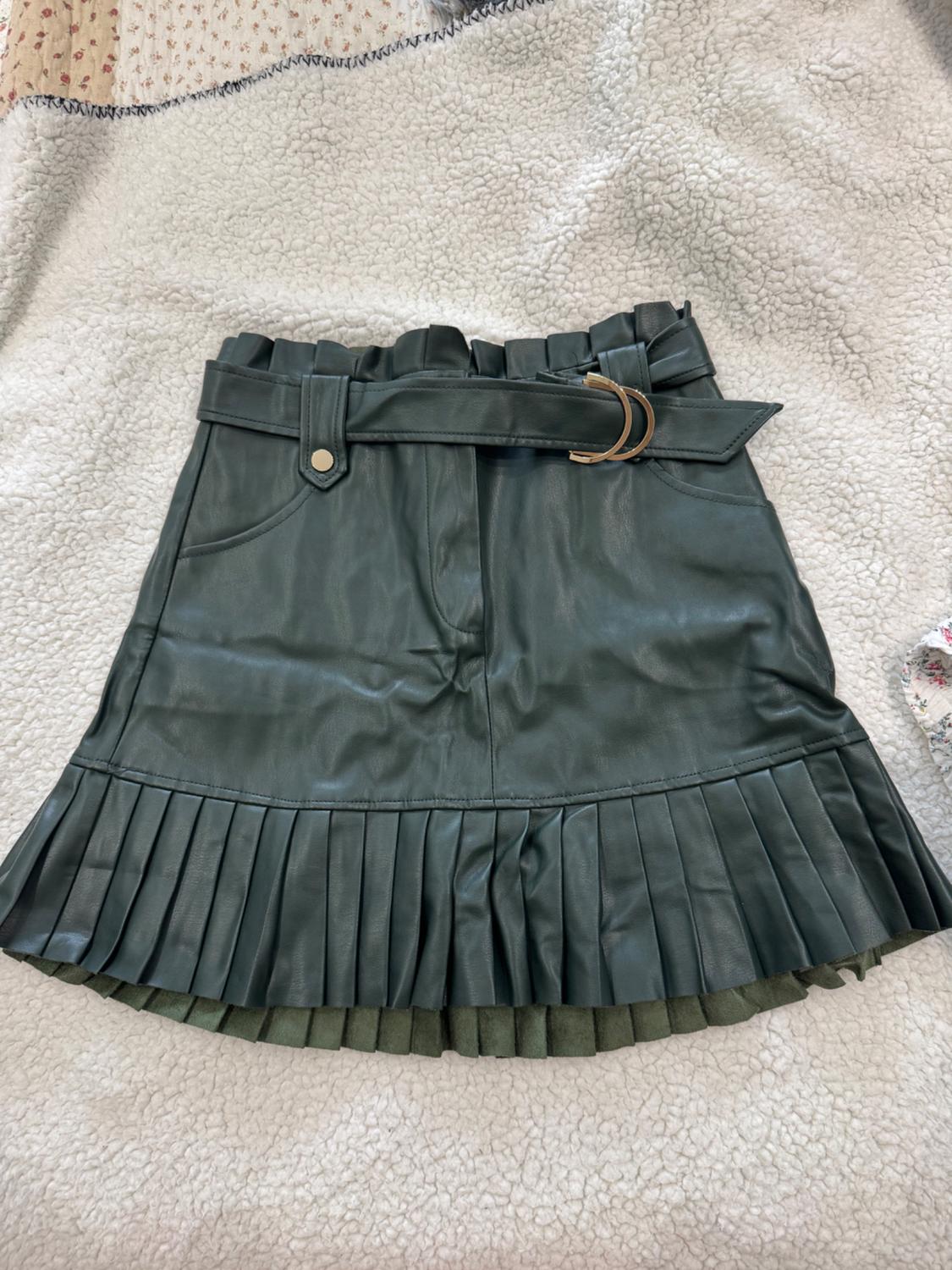 PLEATED FAUX LEATHER SKIRT