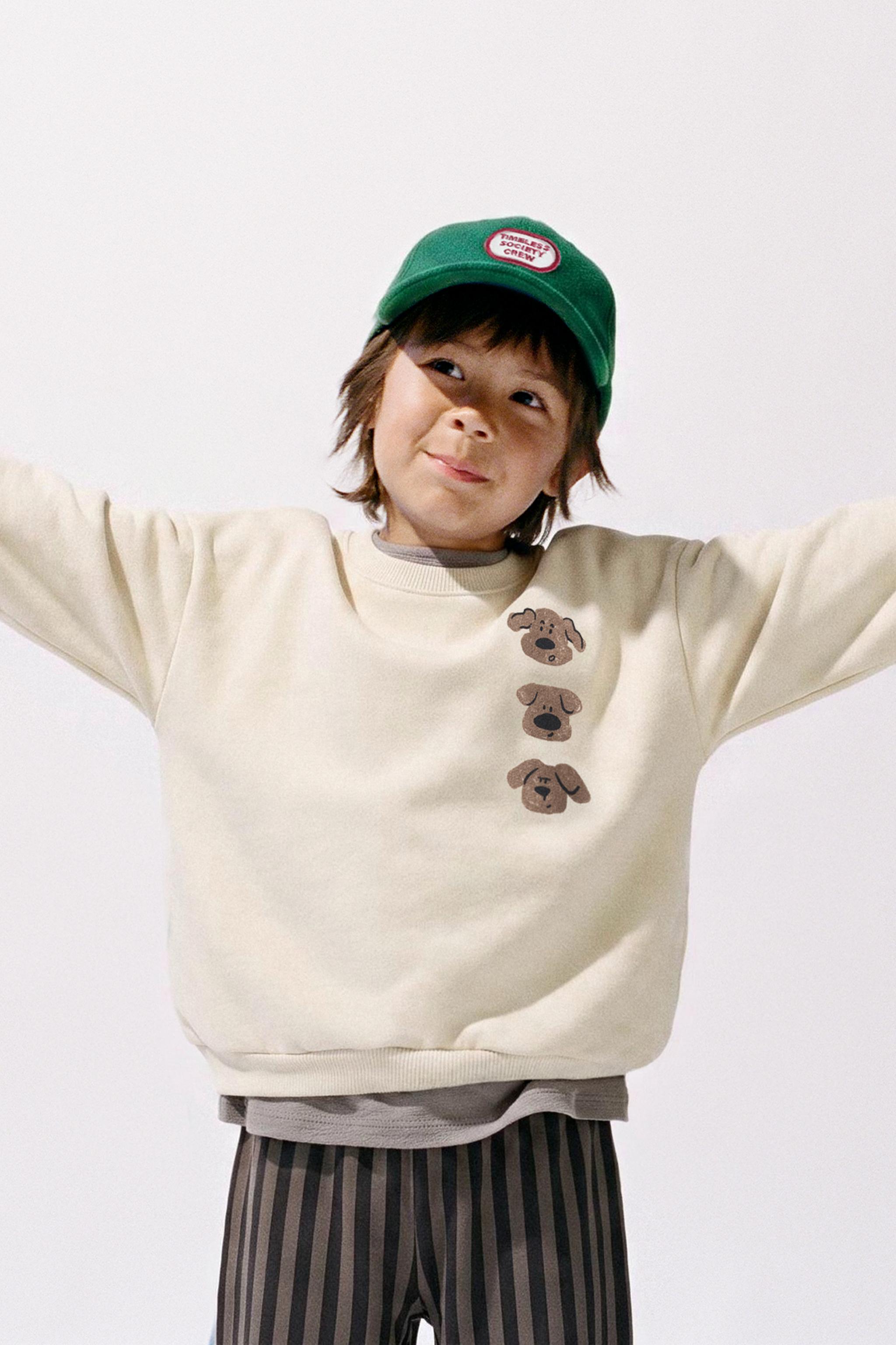 DOG PRINT SWEATSHIRT AND STRIPED PANTS SET