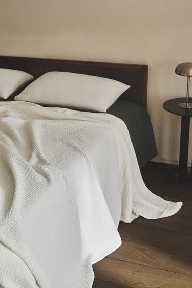 Zara MINI WAFFLE BEDSPREAD - White