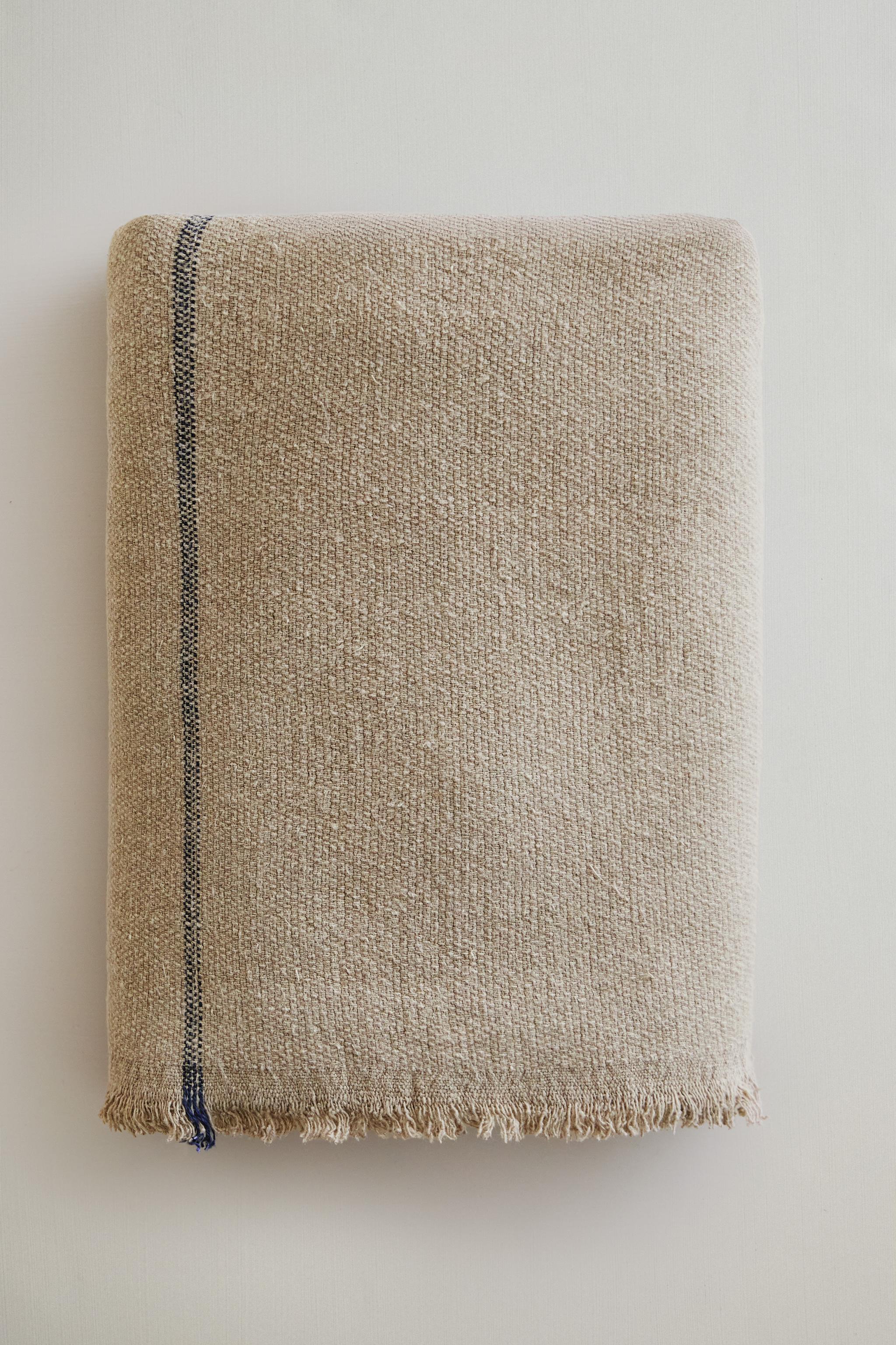 STRIPED LINEN BLANKET