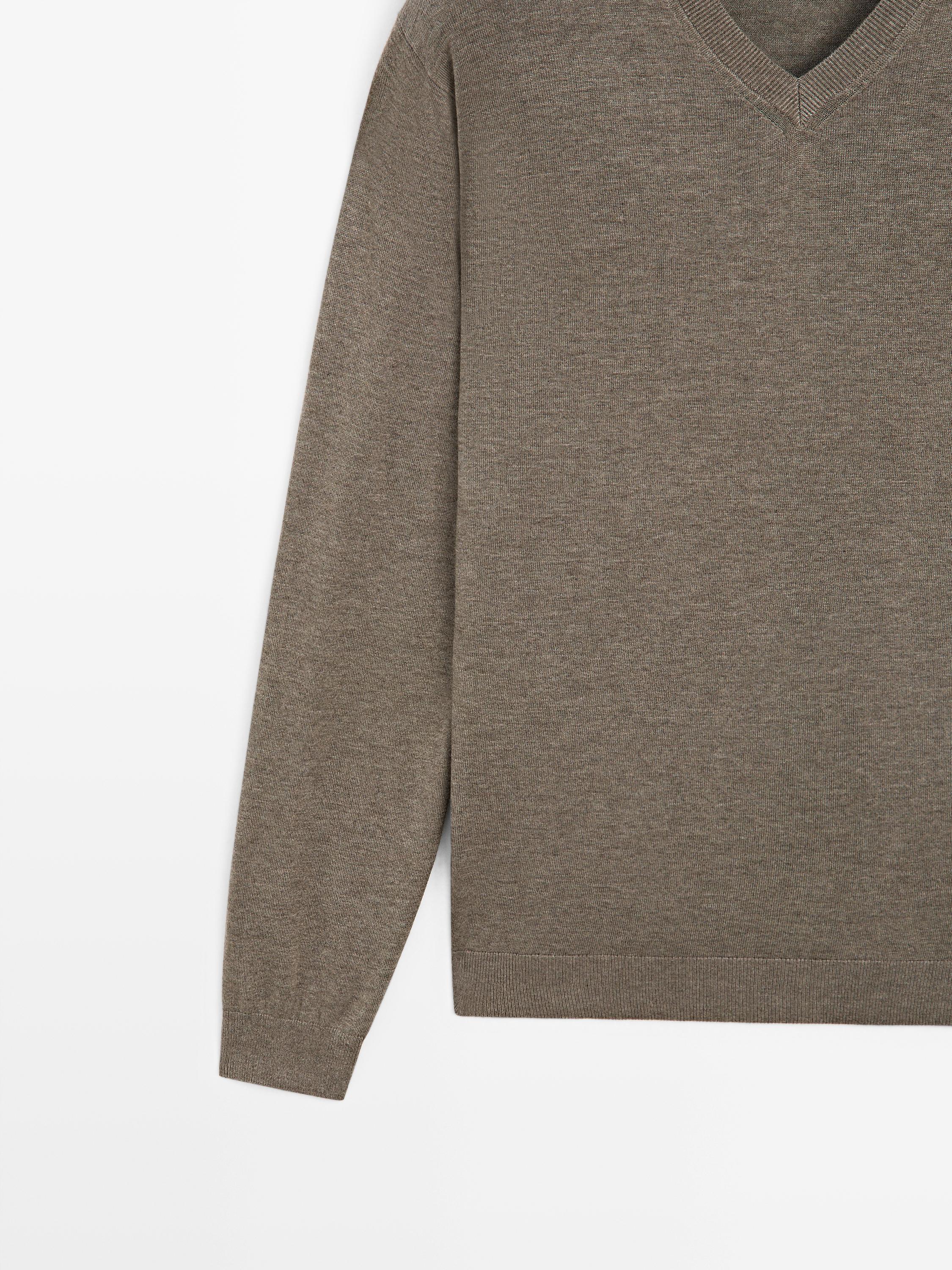 Cotton blend V-neck knit sweater