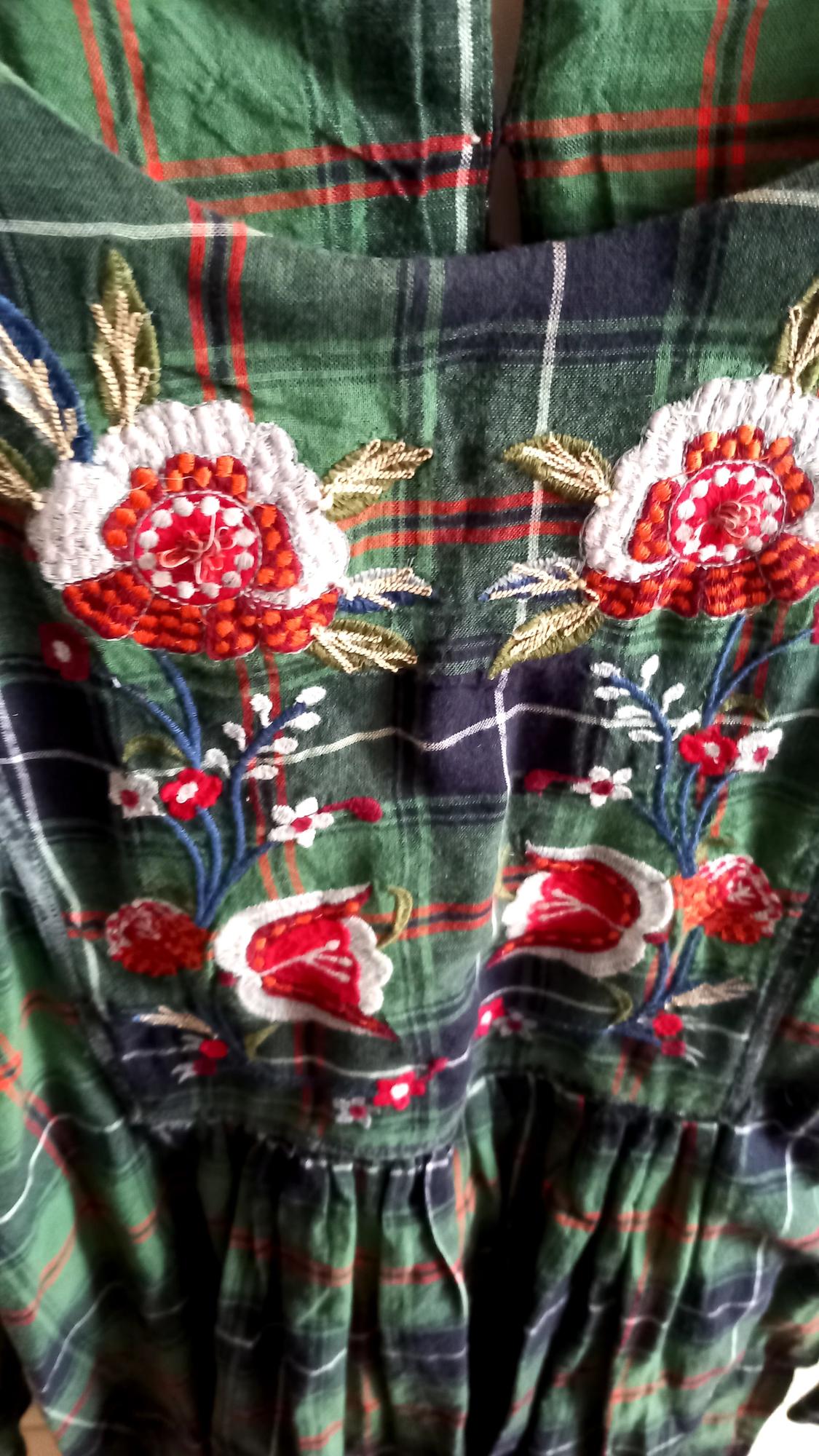 CHECKED DRESS WITH FLORAL EMBROIDERY - Image 2