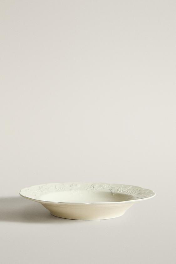 PLATO HONDO PORCELANA UVAS - Crema de Zara - Imagen 0