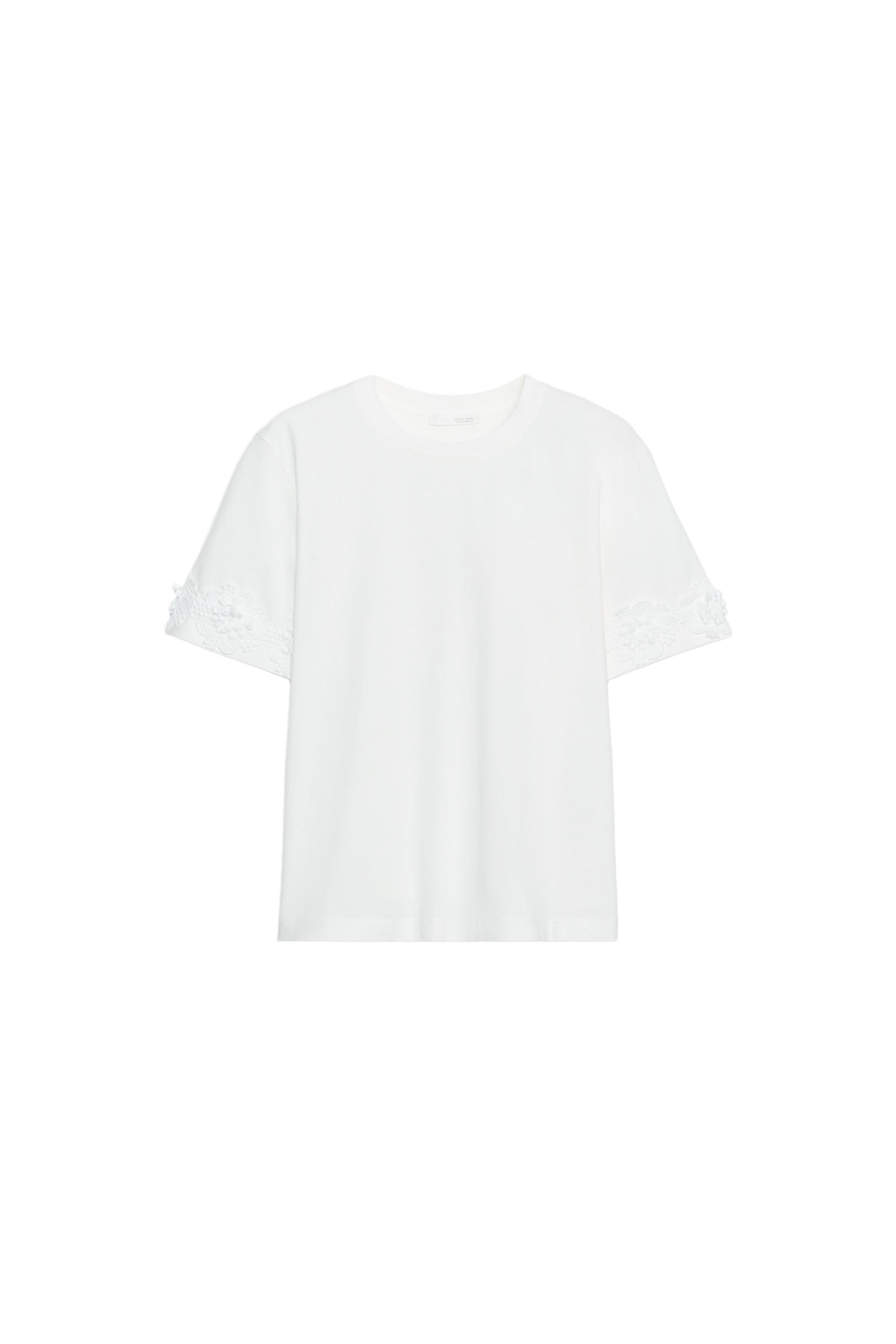 CAMISETA BORDADOS FLOR