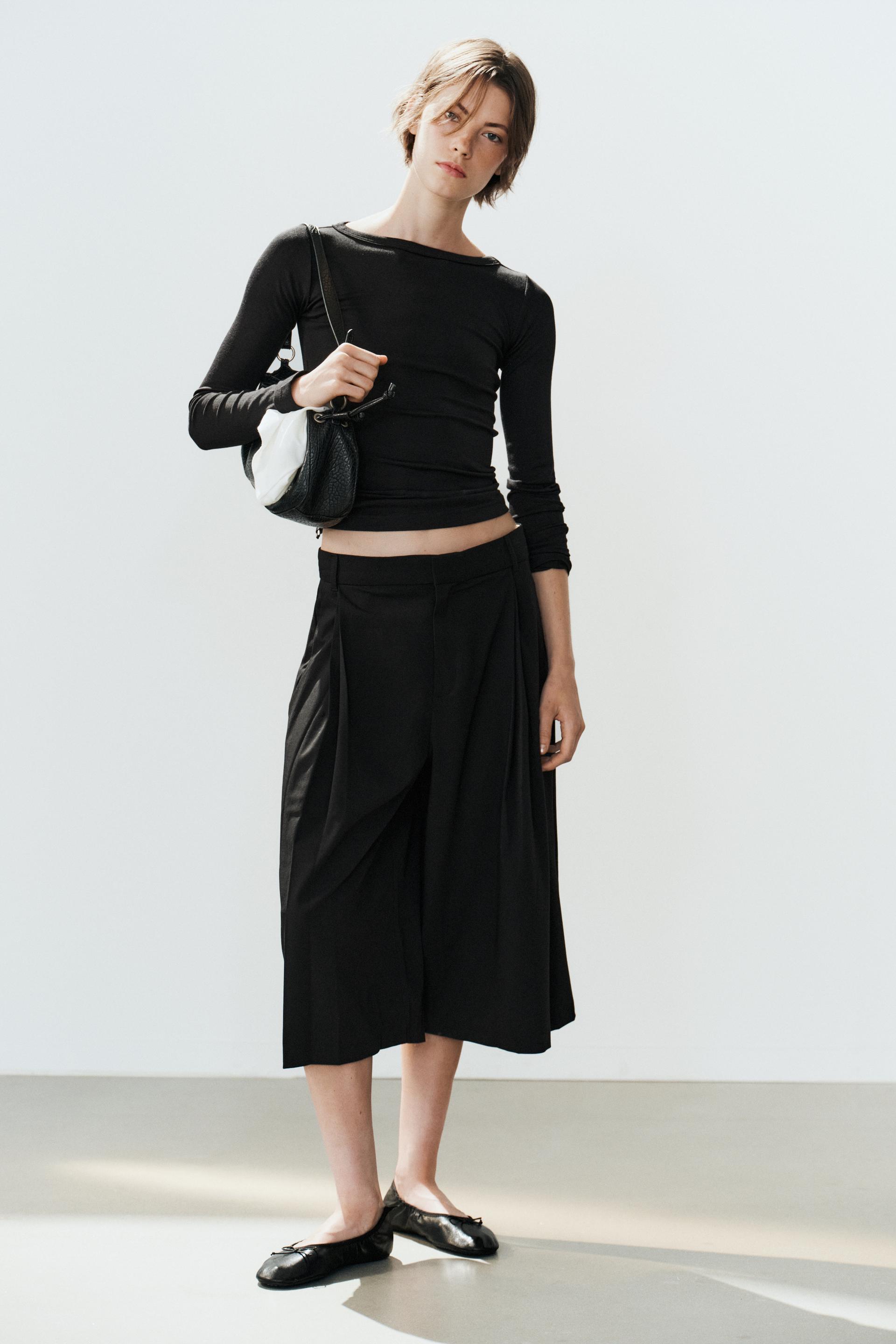 Long Pleated Bermuda Shorts