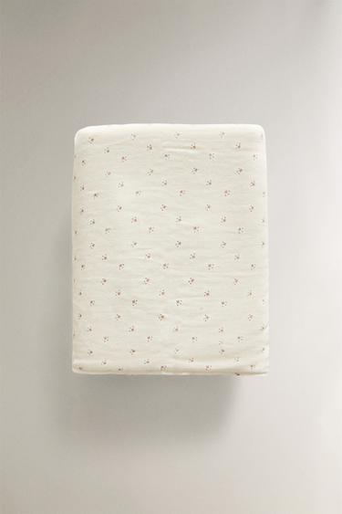 FLORAL MUSLIN BABY TOWEL - Ecru by Zara