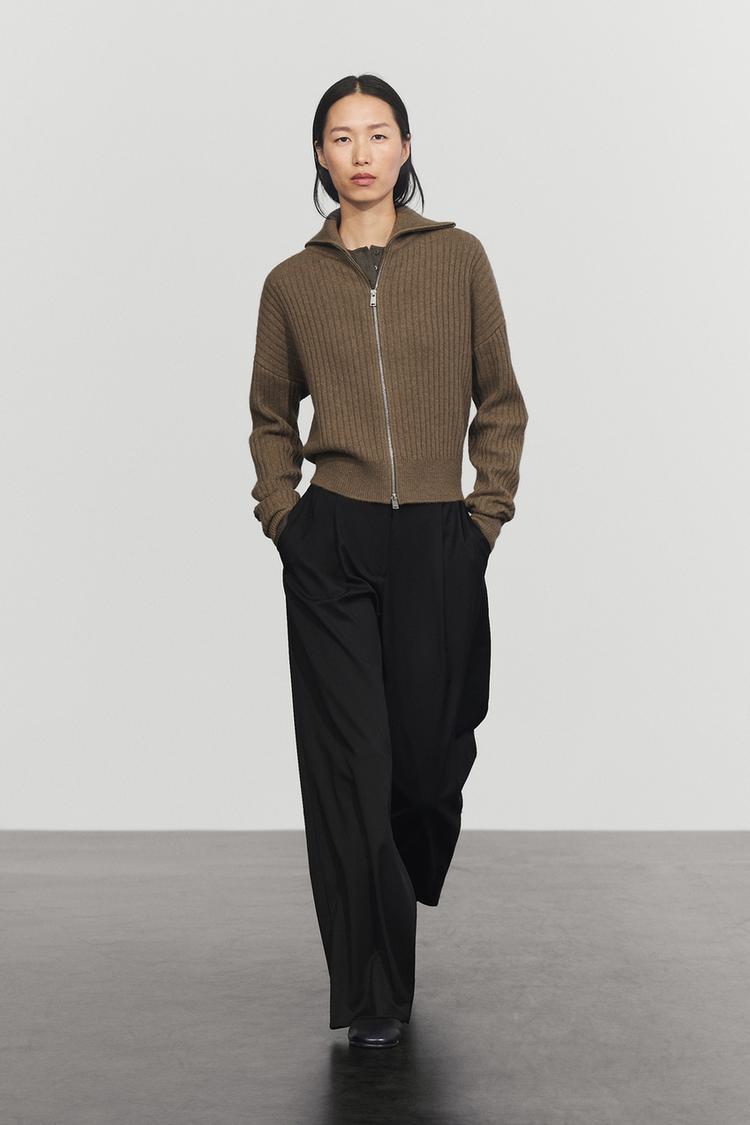 100% Cashmere Ribbed Knit Cardigan — Black gold