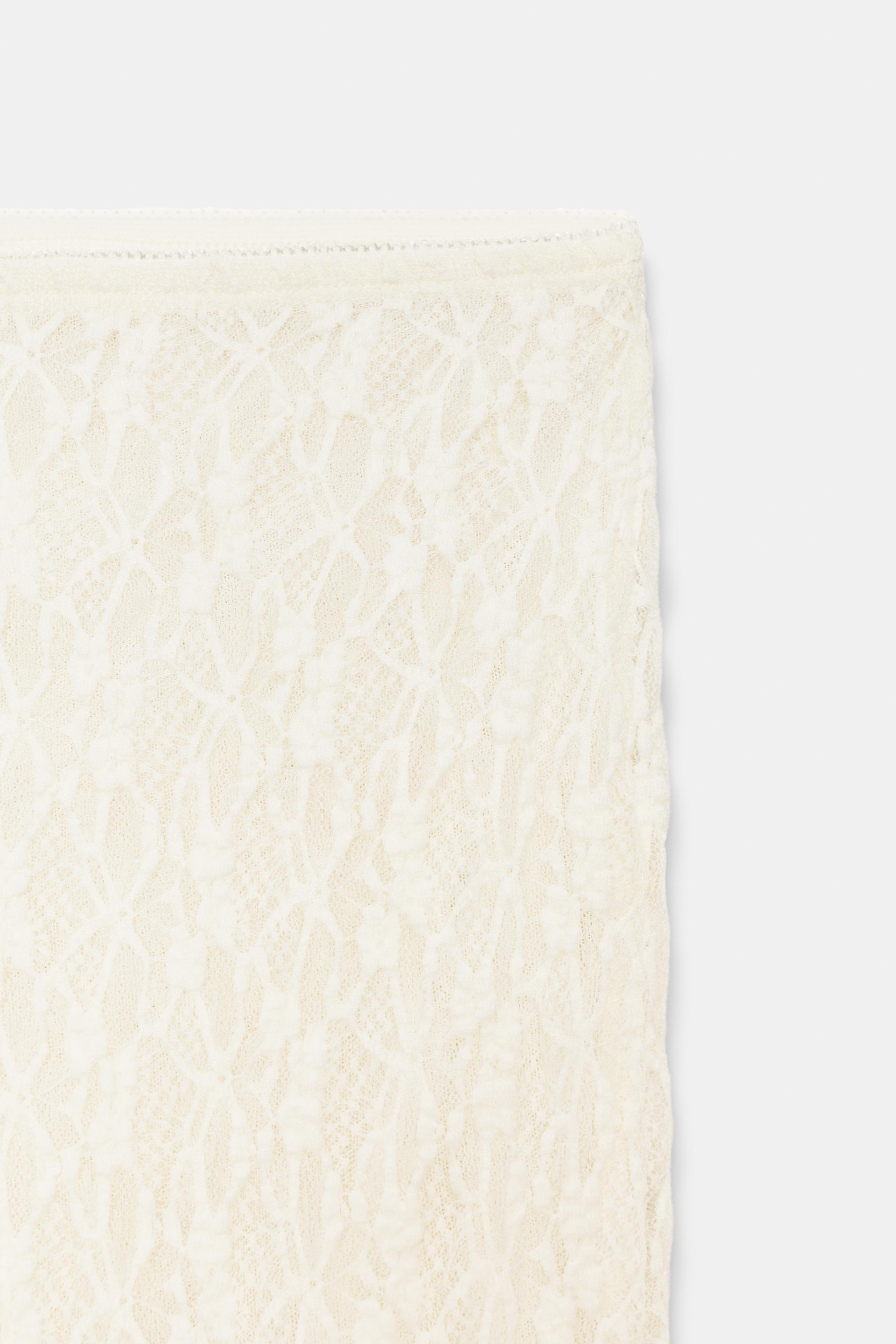 PANTALON EN DENTELLE