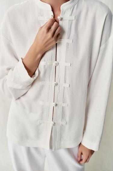 LINEN BLEND OVERSIZE SHIRT WITH FROG FASTENING - White by Zara