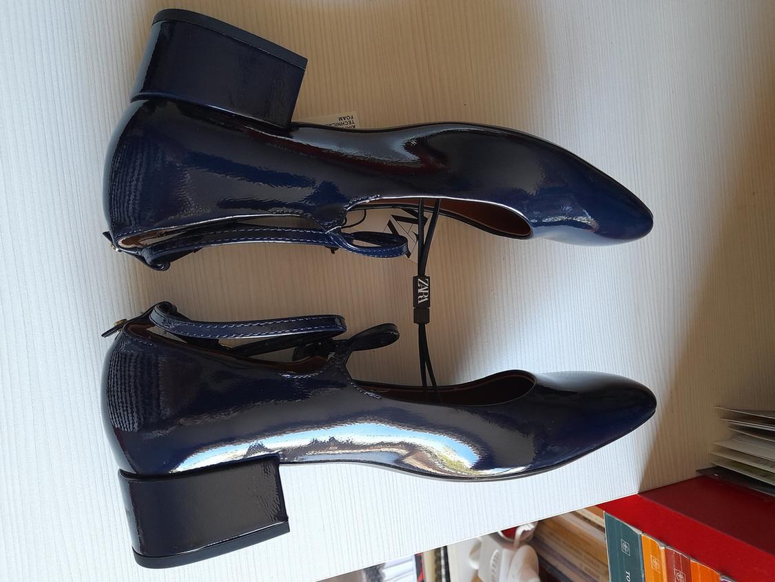 FAUX PATENT BALLERINAS WITH STRAPS - Image 3