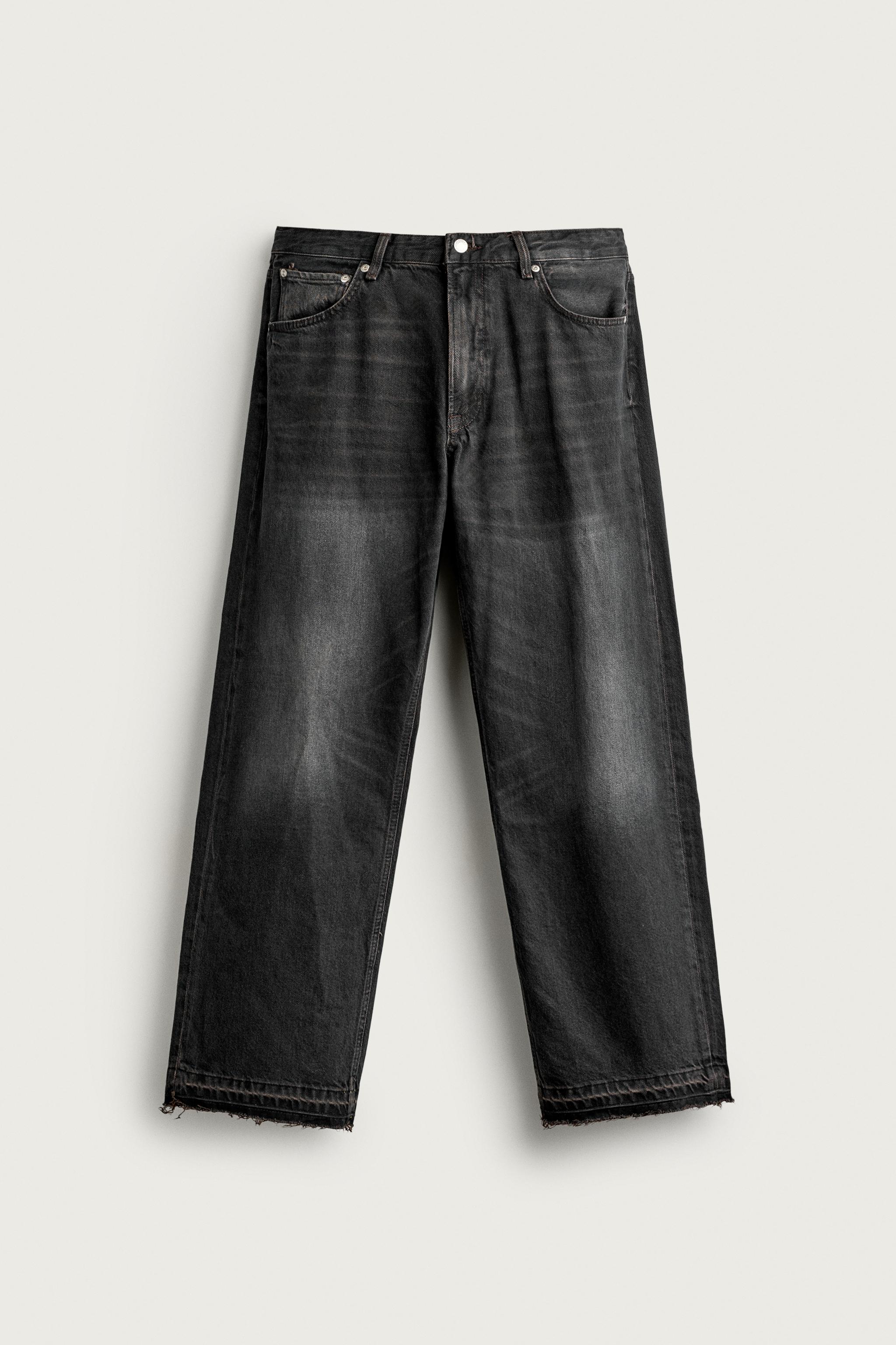 LOOSE-FIT JEANS