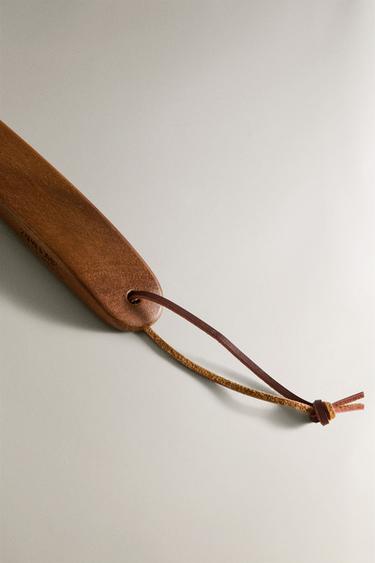 EXTRA-LONG ACACIA WOOD SHOEHORN - Light beige by Zara - Image 3