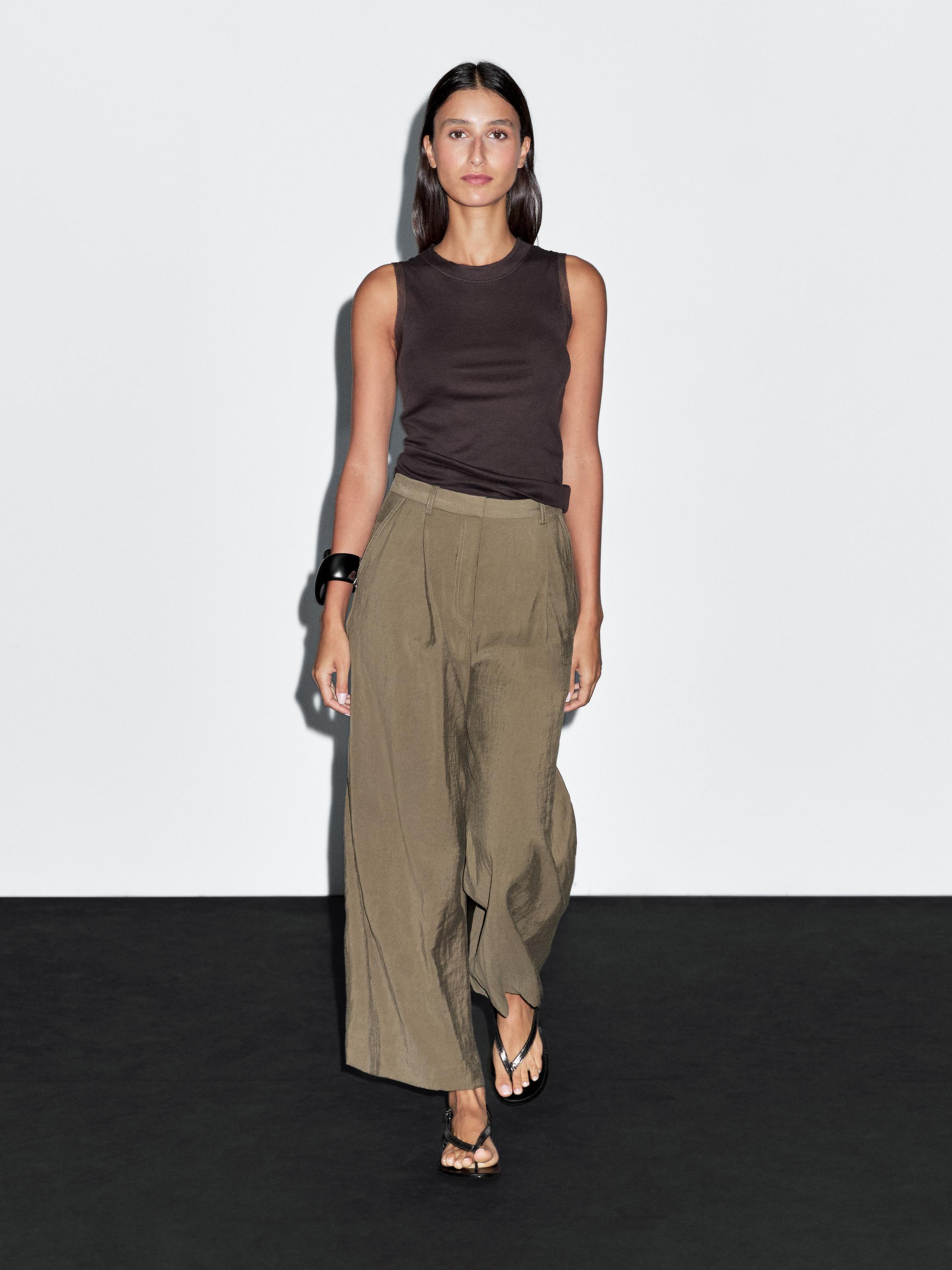 Wide-leg cropped trousers with darts