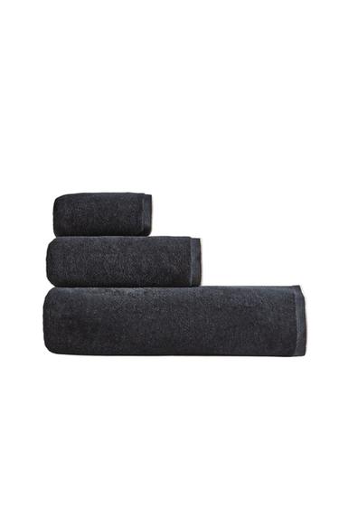 VELOUR OVERLOCK BATH TOWEL - Black by Zara