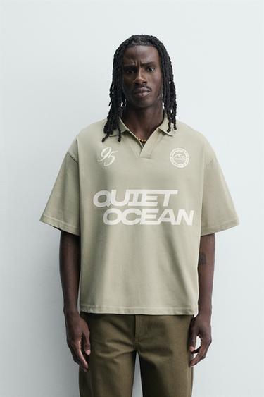 ПОЛО RELAXED FIT С ТЕКСТОВЫМ ПРИНТОМ — СВЕТЛО-ЗЕЛЕНЫЙ от Zara