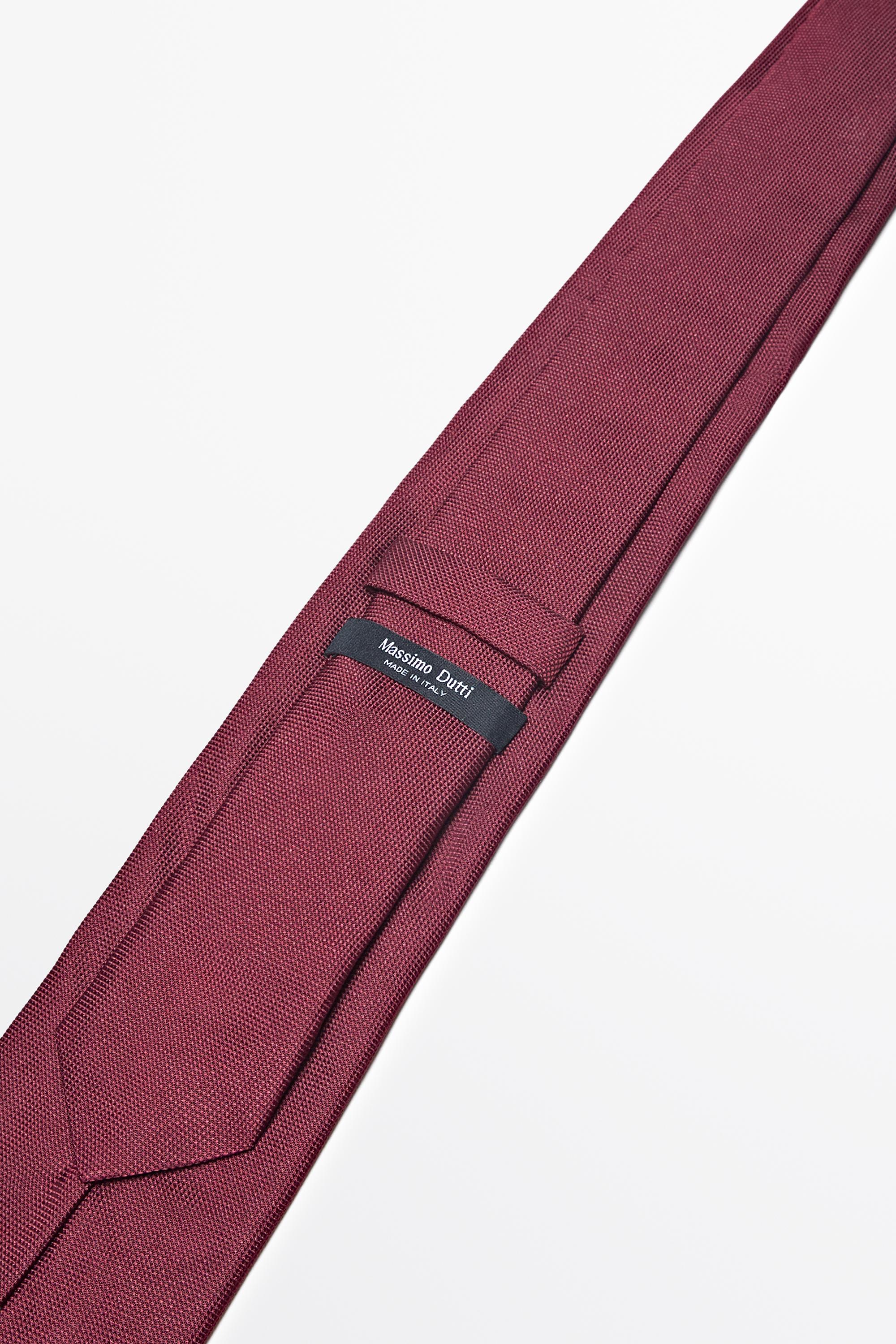 100% silk textured tie