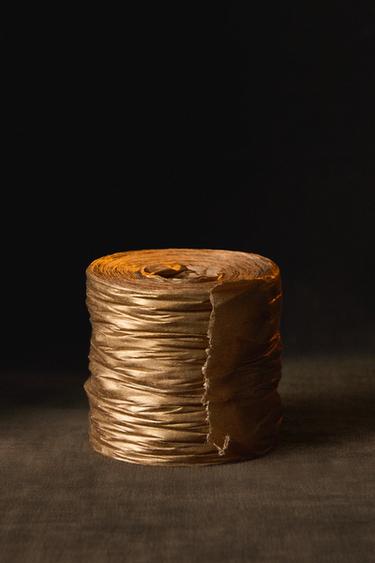 GOLD METALLIC PAPER CHRISTMAS RIBBON — Golden 1