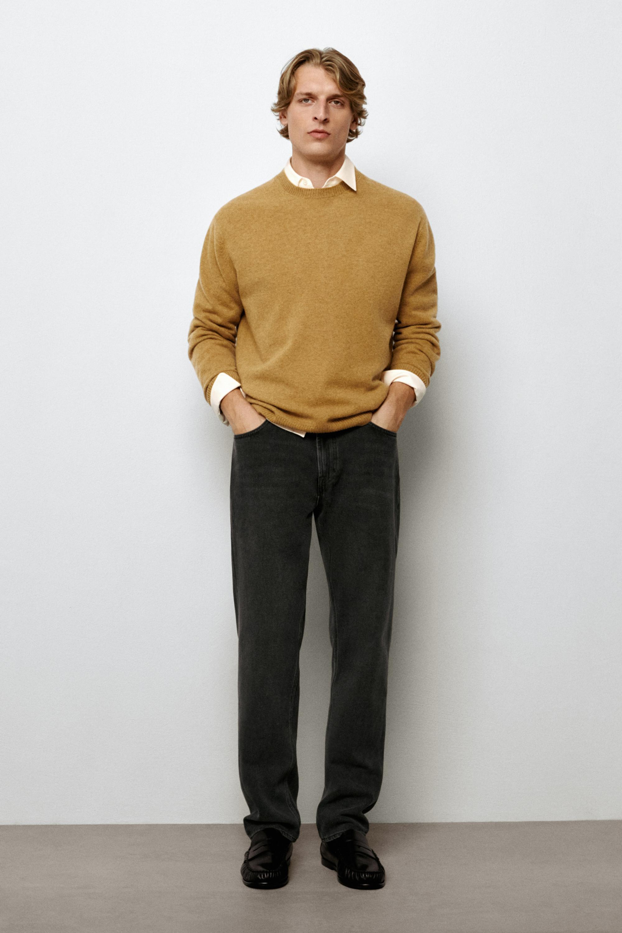 Tapered-fit jeans