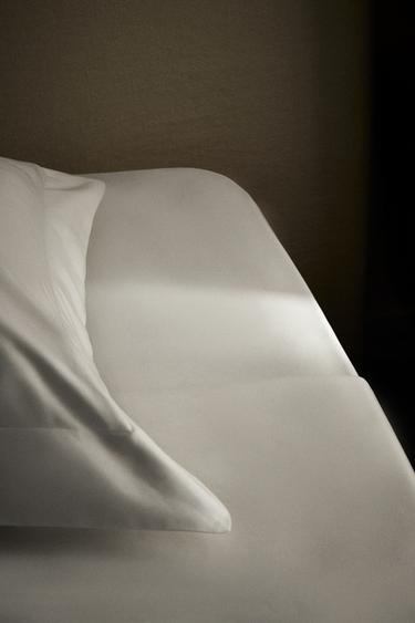SATEEN FITTED SHEET | 40 CM HIGH (300 THREAD COUNT) - White by Zara - Image 4