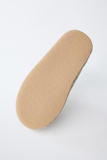 ESPADRILLES BRODÉES - Blanc écru de Zara - Image 8