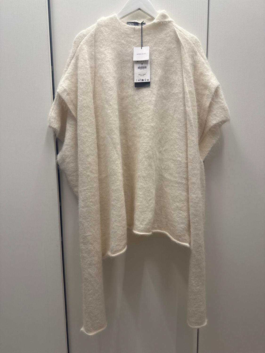 ALPACA BLEND OVERSIZE CAPE SWEATER - LIMITED EDITION - Image 3