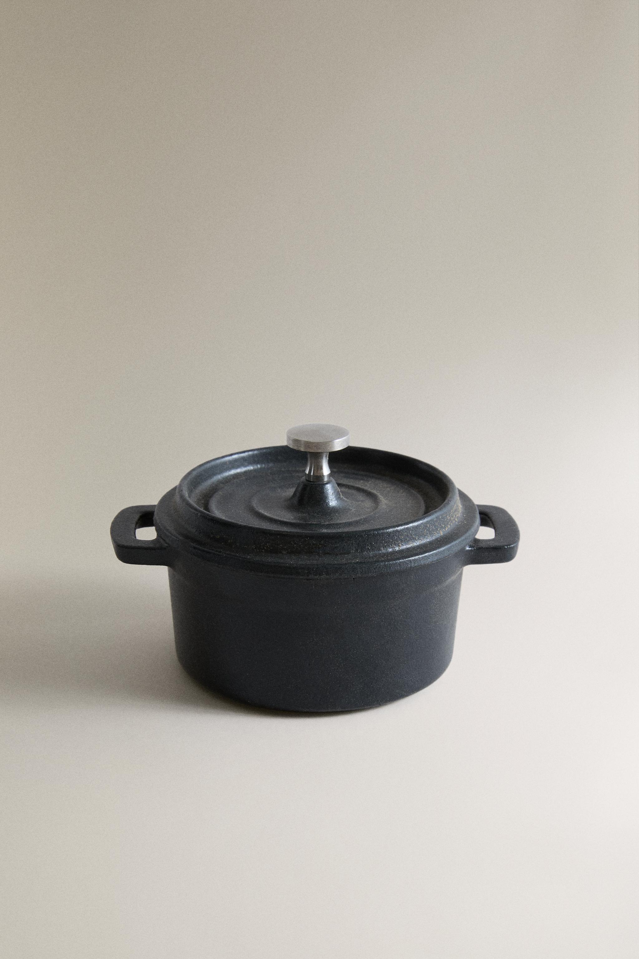 CAST IRON COCOTTE POT