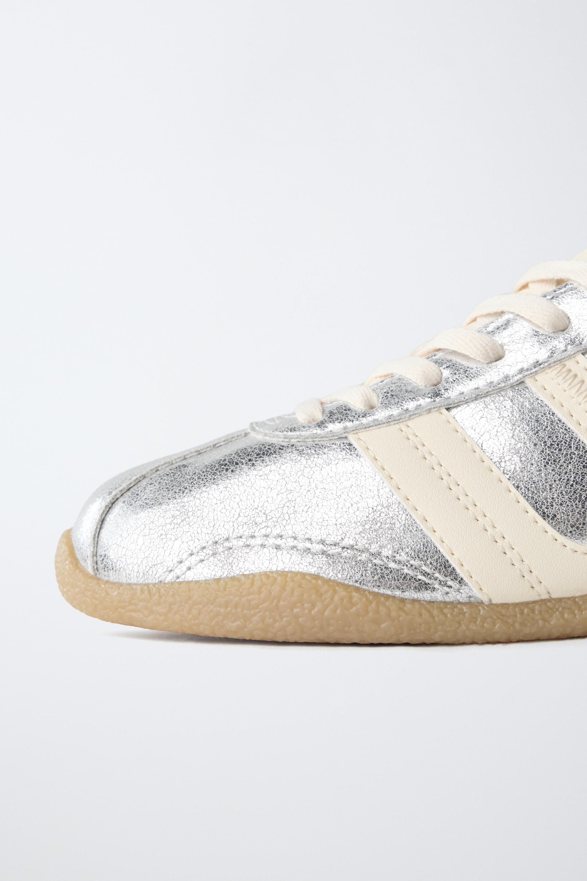 METALLIC SNEAKERS