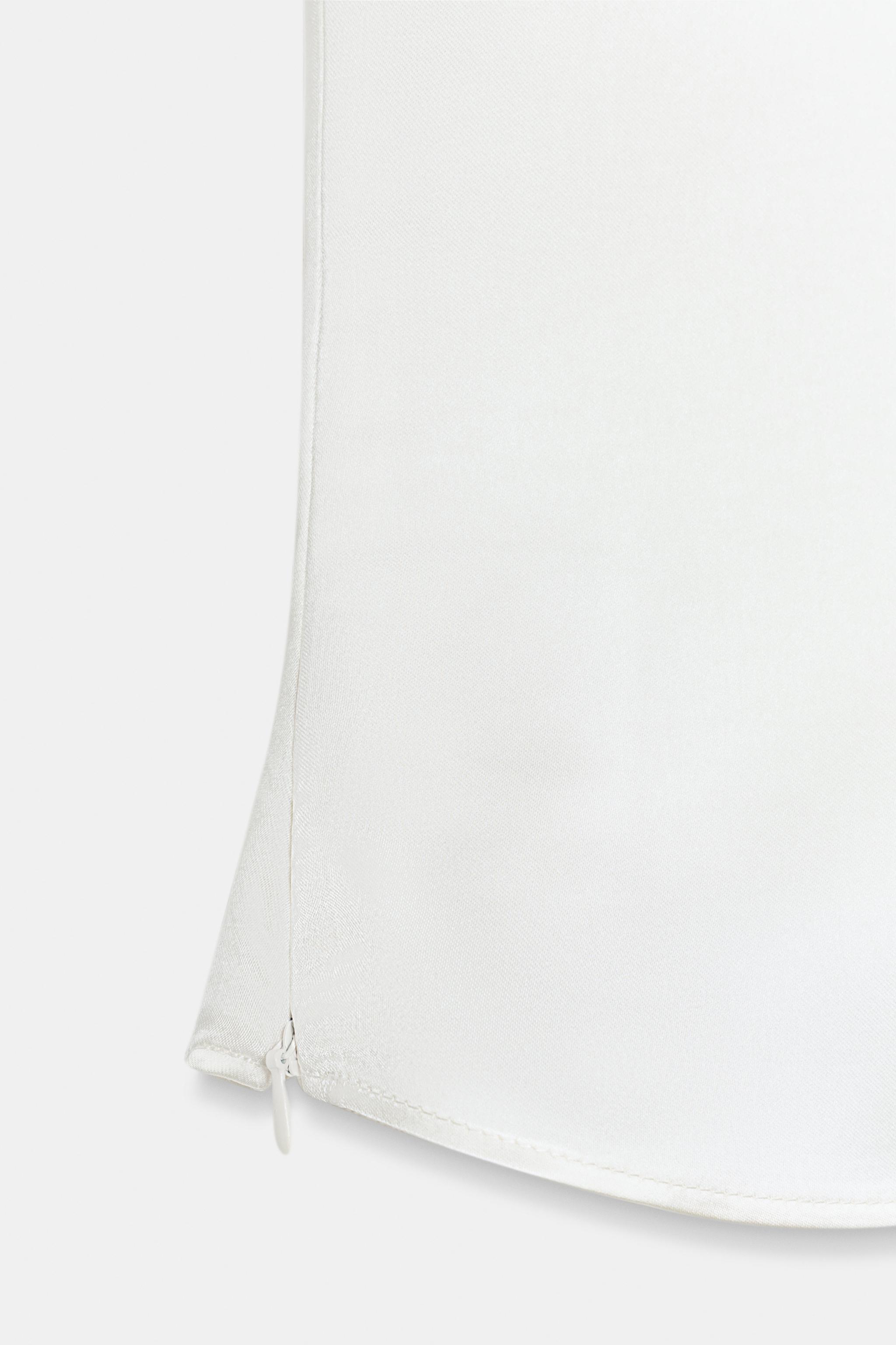 TOP SATINÉ À BOUTONS LATÉRAUX