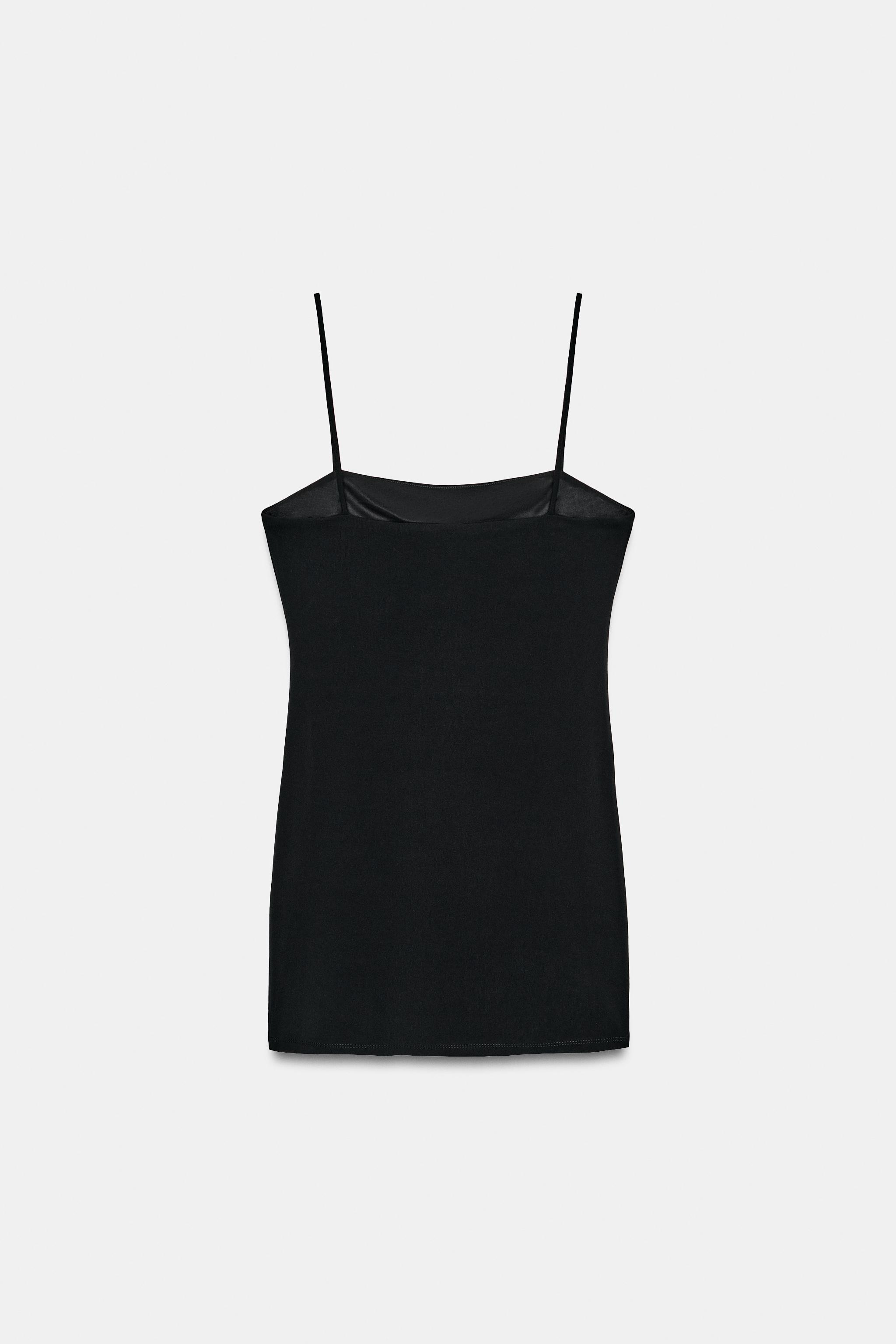 ROBE COURTE À CLOUS