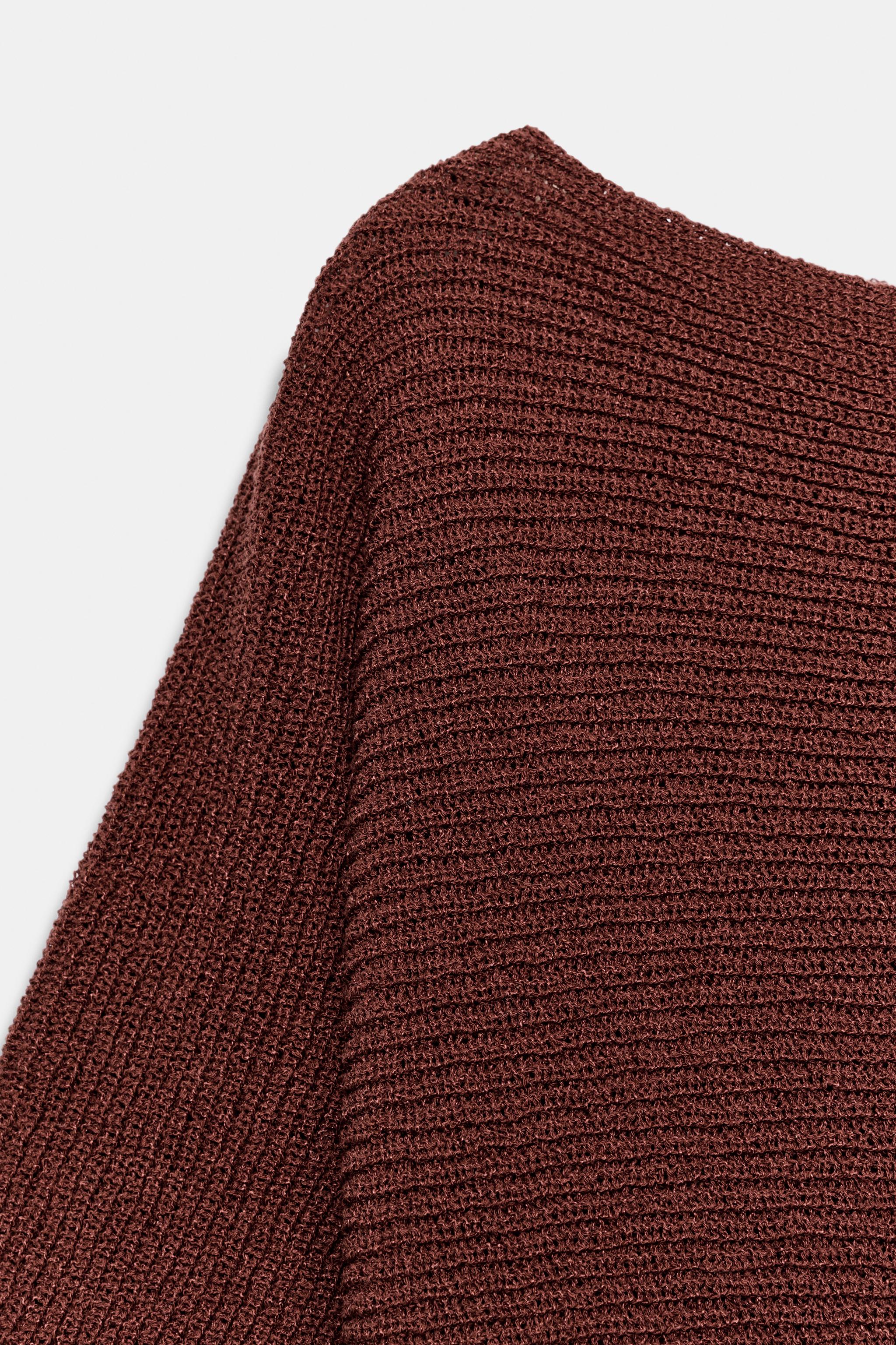 ASYMMETRIC KNIT TOP