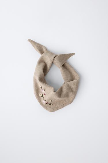 KNIT SCARF WITH FLORAL EMBROIDERY - Beige by Zara - Image 1