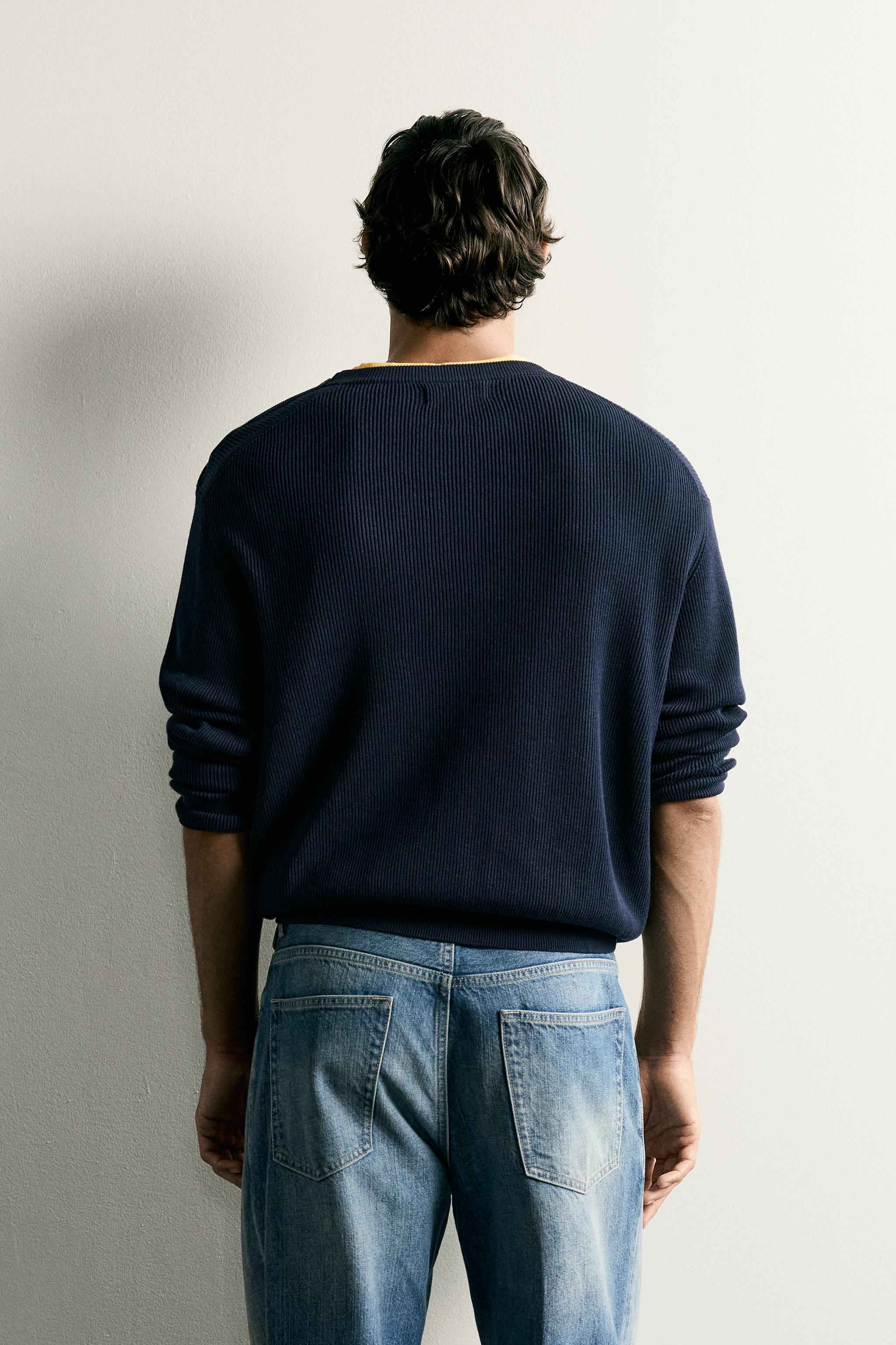 REGULAR FIT BUTTON NECK JUMPER