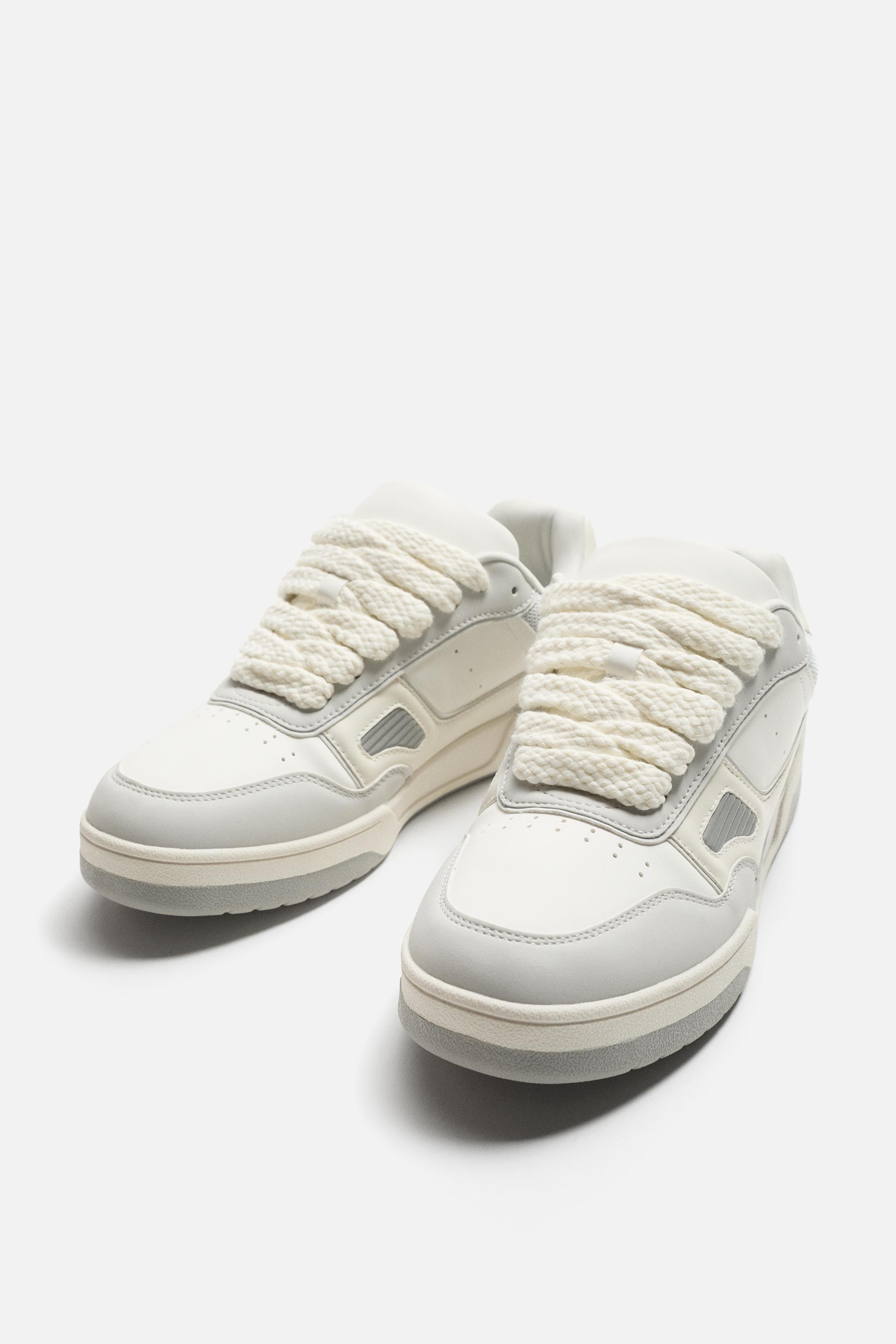 SKATE SNEAKERS