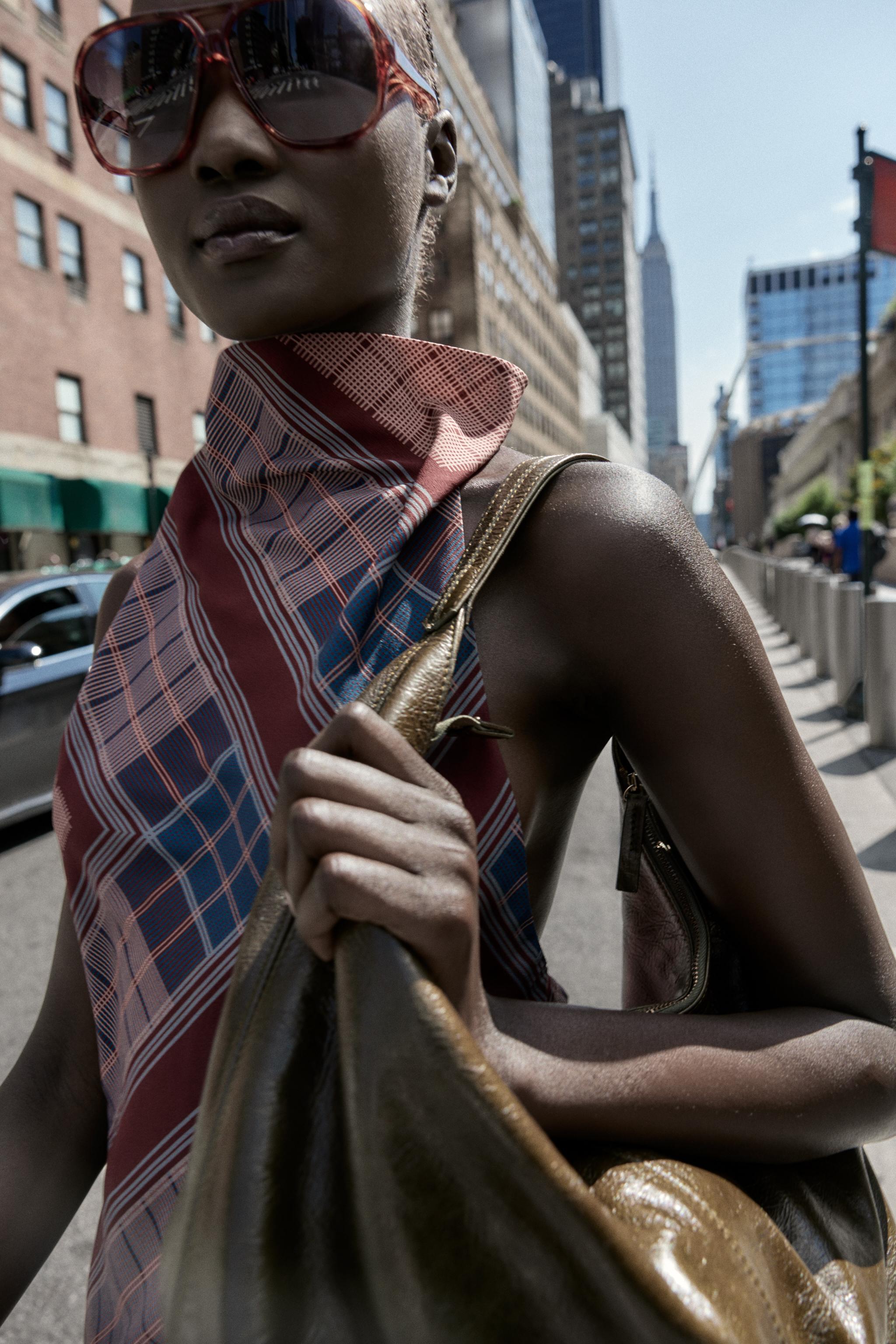 haretaraii様　専用xs ASYMMETRIC PRINTED HALTER TOP - Multicolored | ZARA United