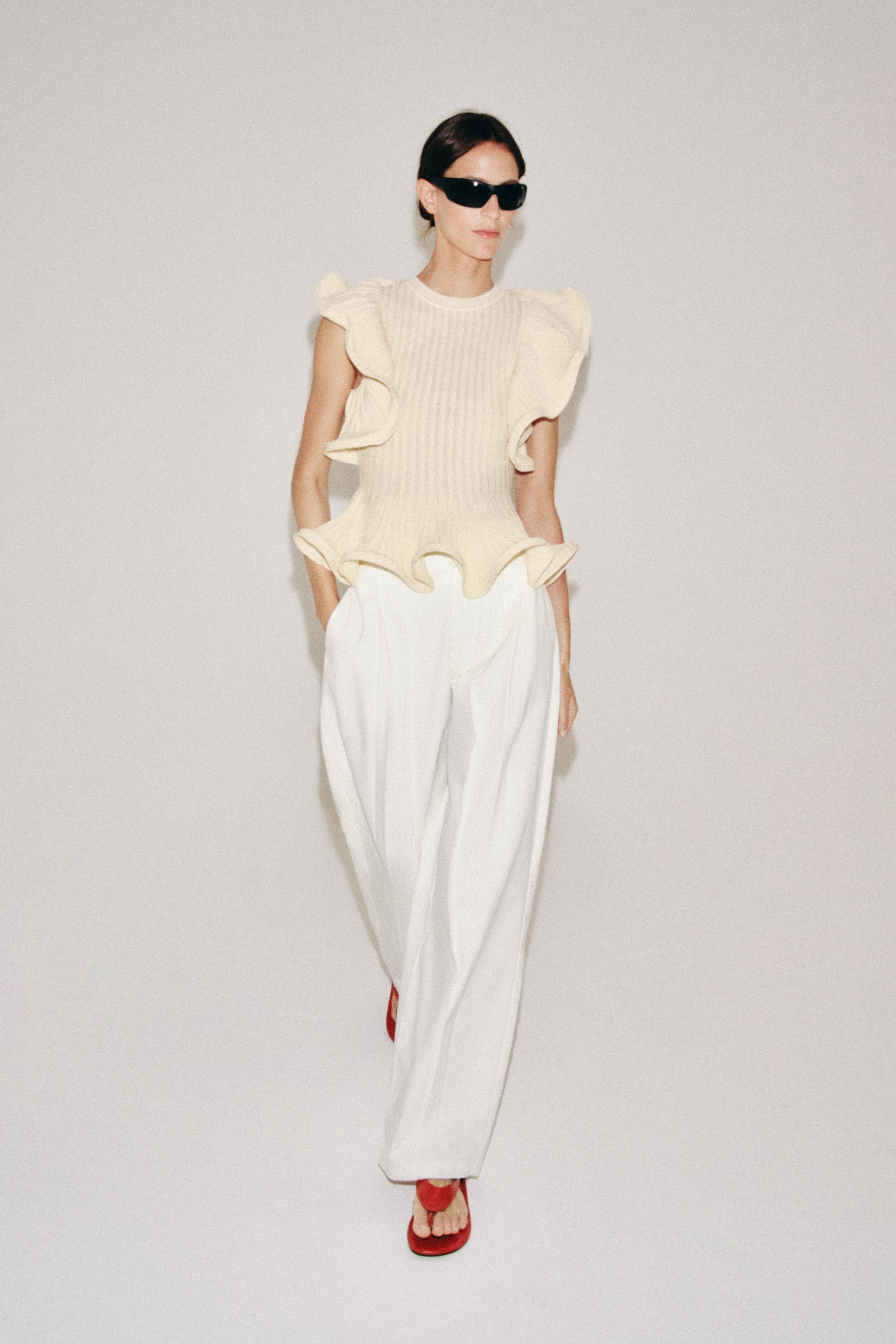 Zara WAVY TRIM KNIT TOP