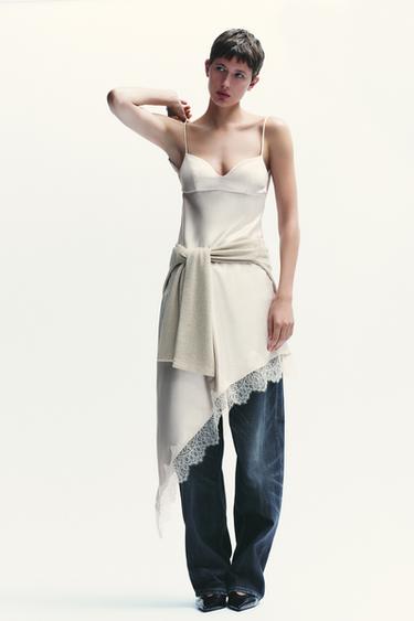 VESTIDO SATINADO ENCAJE - Beige claro de Zara