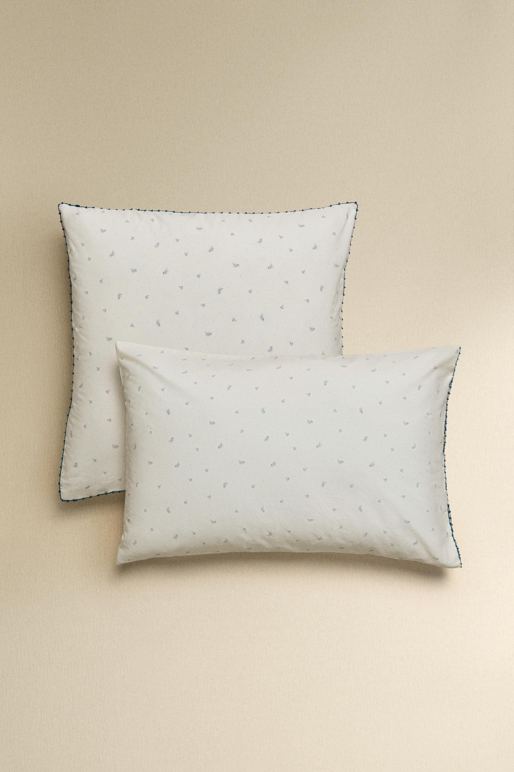 KIDS' COTTON LEAF AND DOT PILLOWCASE — White / Navy