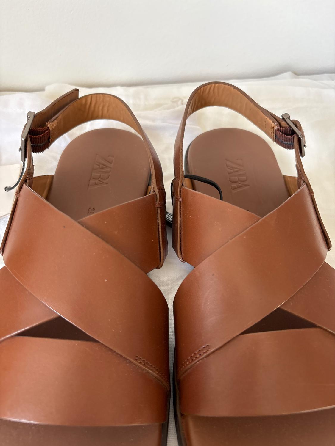 LEATHER SANDALS WITH STRAPS - Image 6
