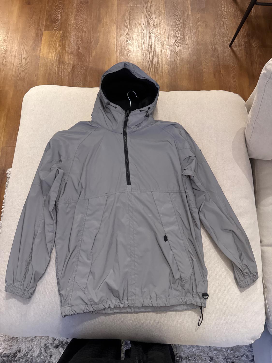 PARKA CANGURO EFECTO REFLECTANTE