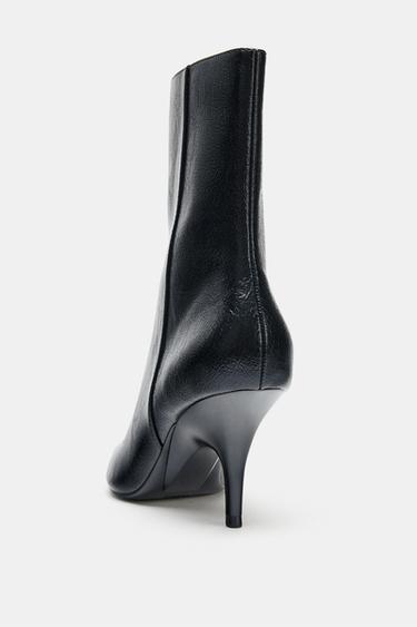 BOTTINES À TALONS CRAQUELÉES - Noir de Zara - Image 3