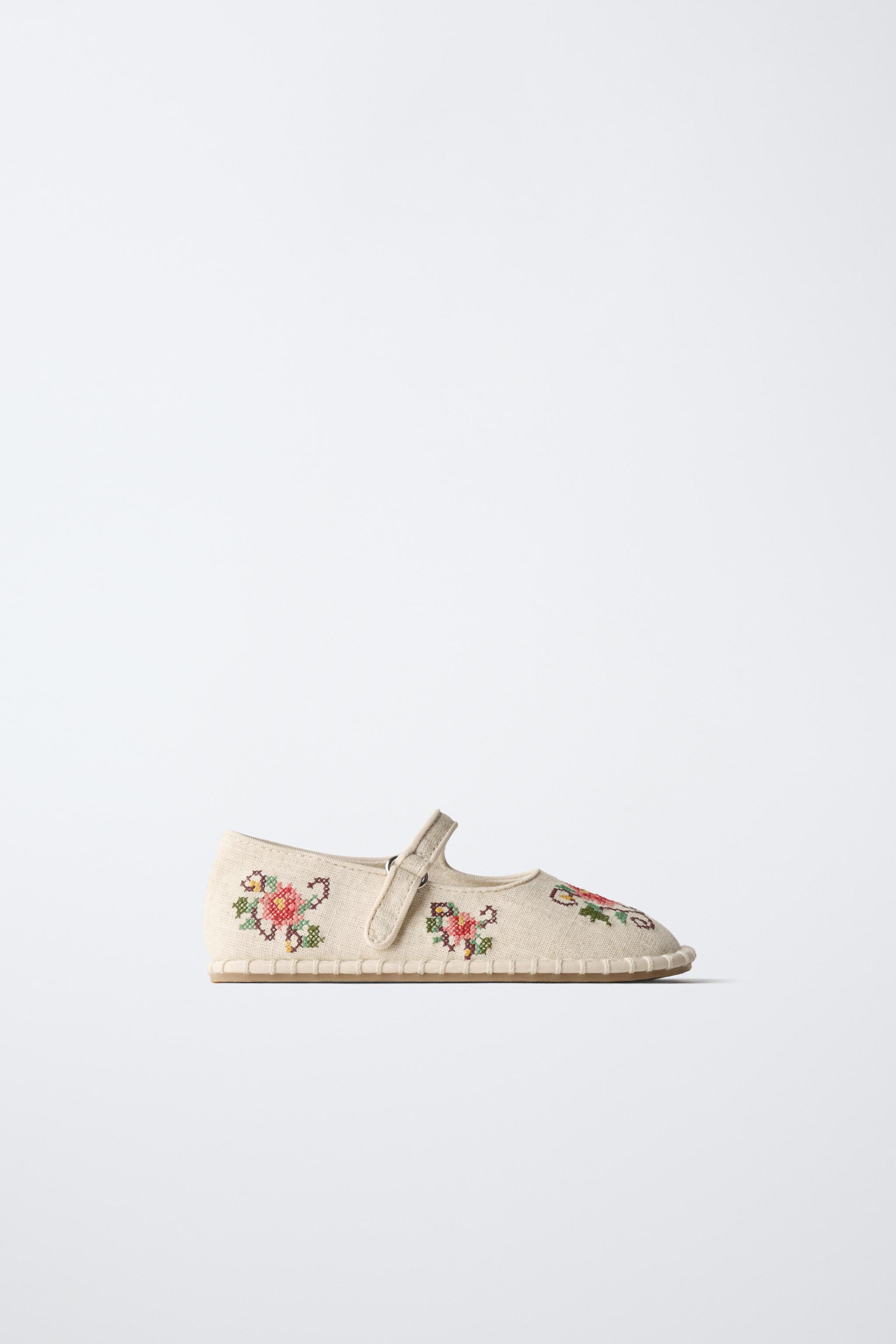 EMBROIDERED BALLET FLATS