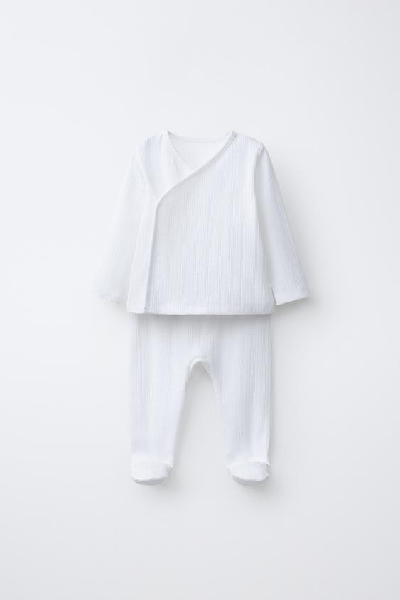TEXTURED T-SHIRT AND FOOTED LEGGINGS SET