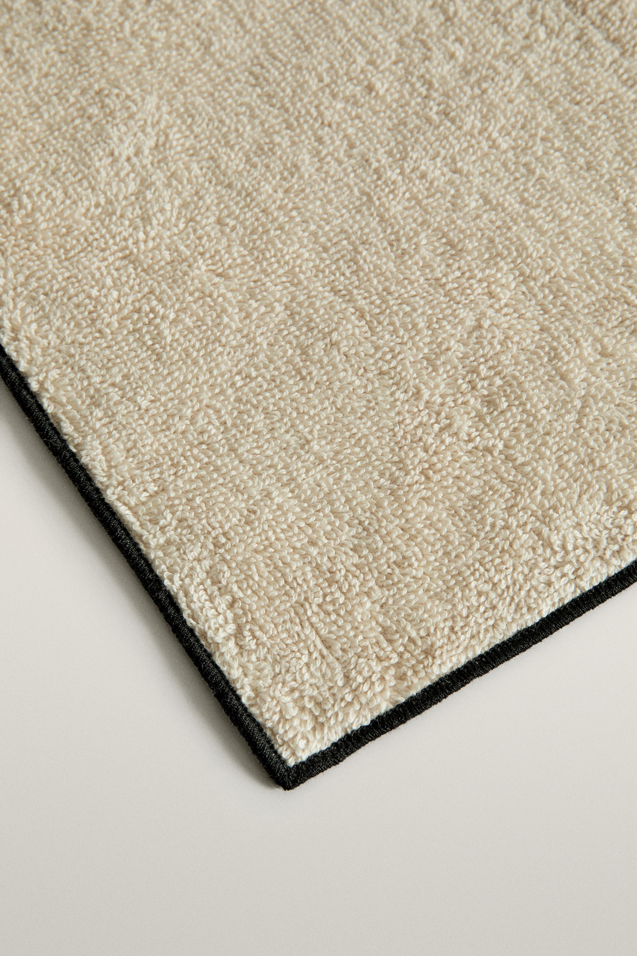 OVERLOCK COTTON BATH TOWEL