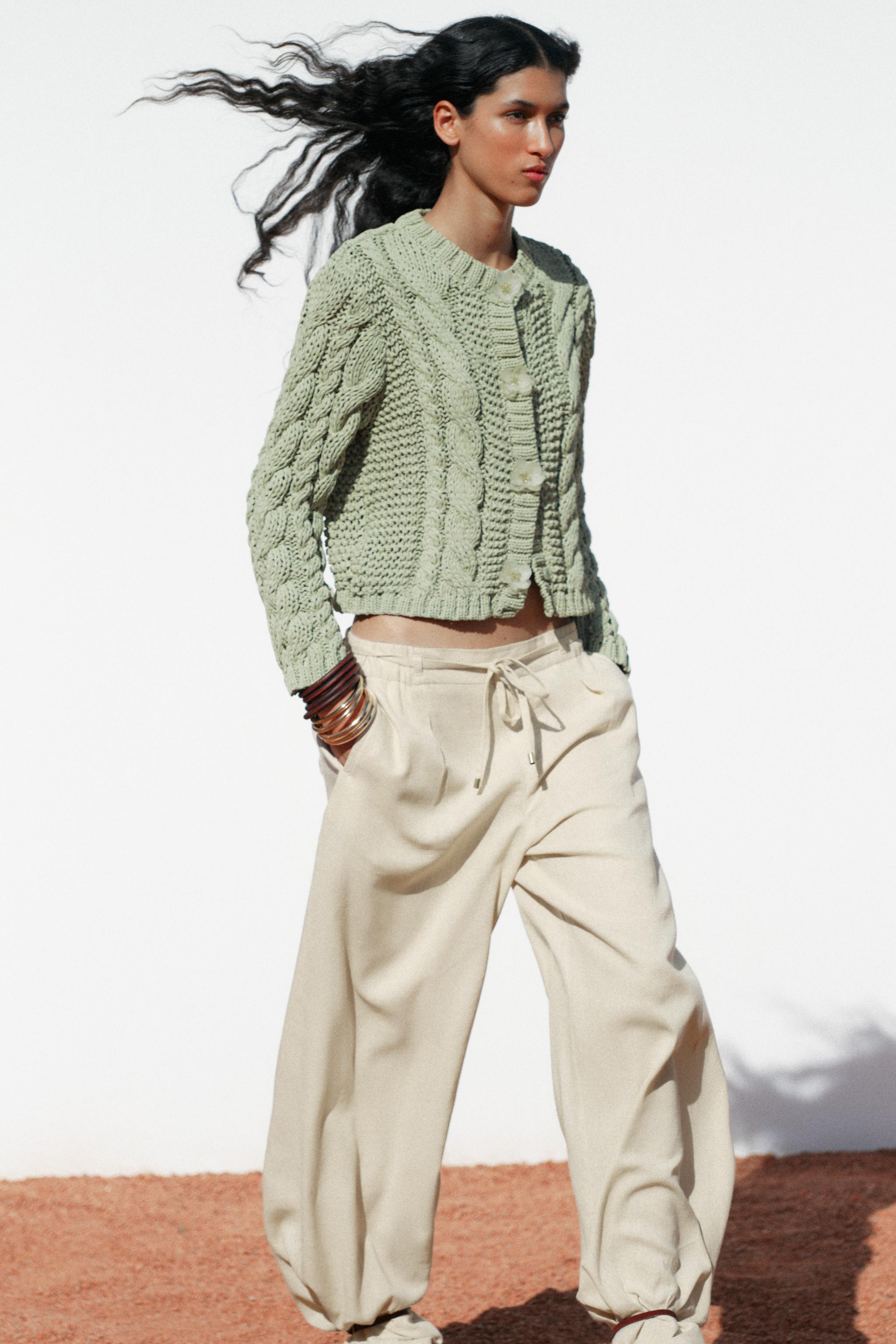 KNIT JACKET WITH FLOWER BUTTONS