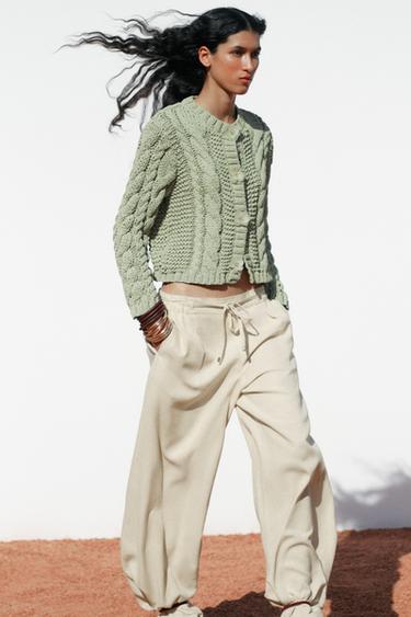 GILET EN MAILLE À BOUTONS FLEUR - Vert clair de Zara - Image 4