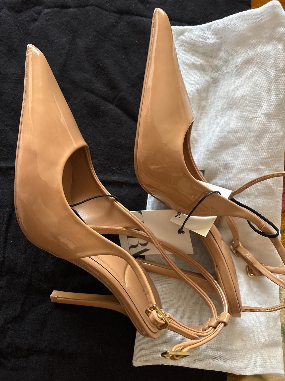 PATENT-FINISH HEELED SLINGBACK SHOES - Image 2