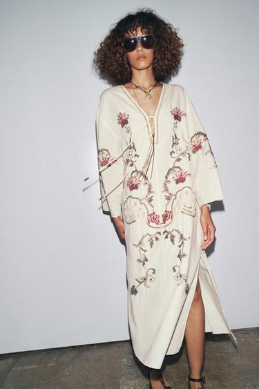 VESTIDO BORDADOS FLORES ZW COLLECTION - Crudo de Zara